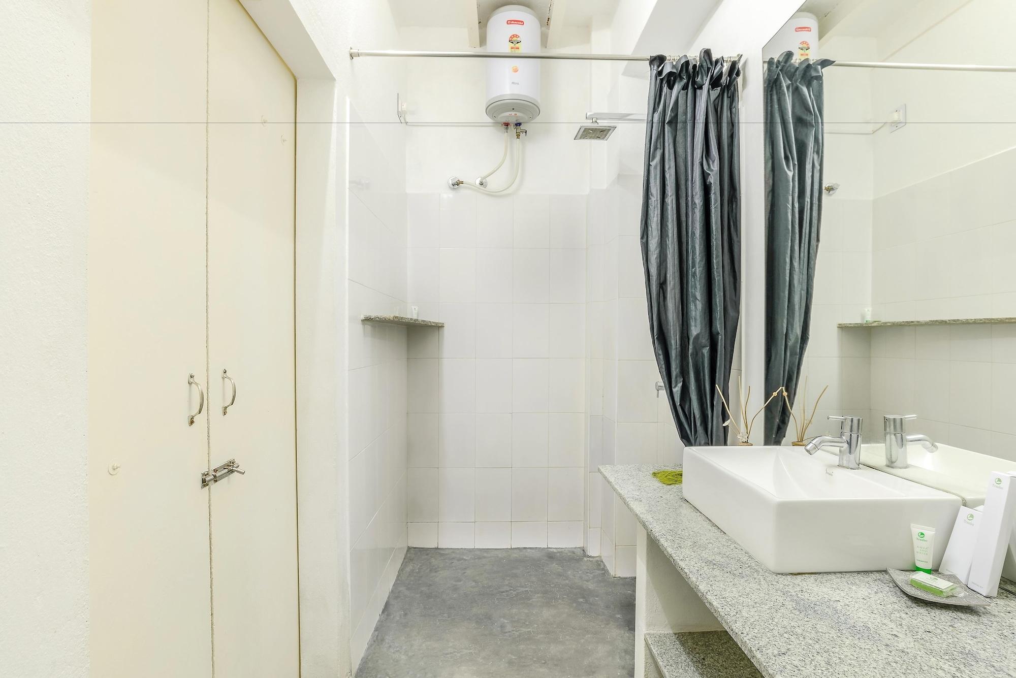 Itsy Hotels Red Lotus Heritage, Promenade Beach Pondicherry Bagian luar foto
