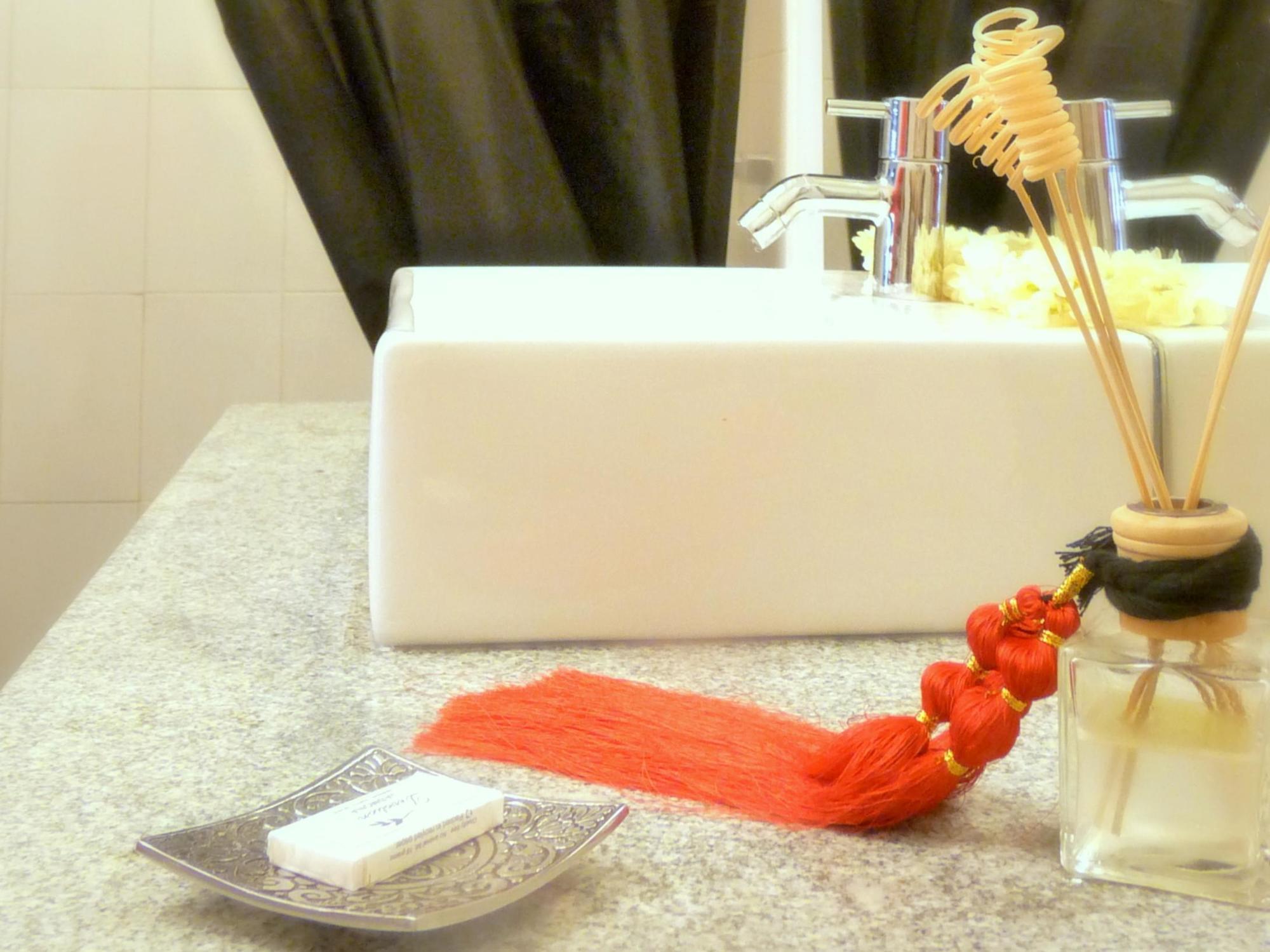 Itsy Hotels Red Lotus Heritage, Promenade Beach Pondicherry Bagian luar foto